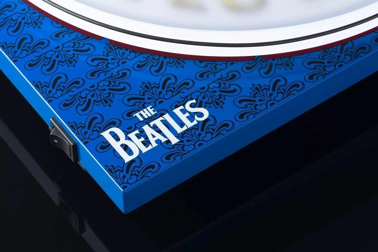 Pro-Ject Essential III Beatles Sergeant Pepper's Turntable